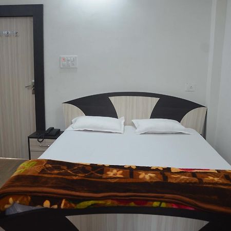 Hotel Pyara Palace Gaya Zimmer foto